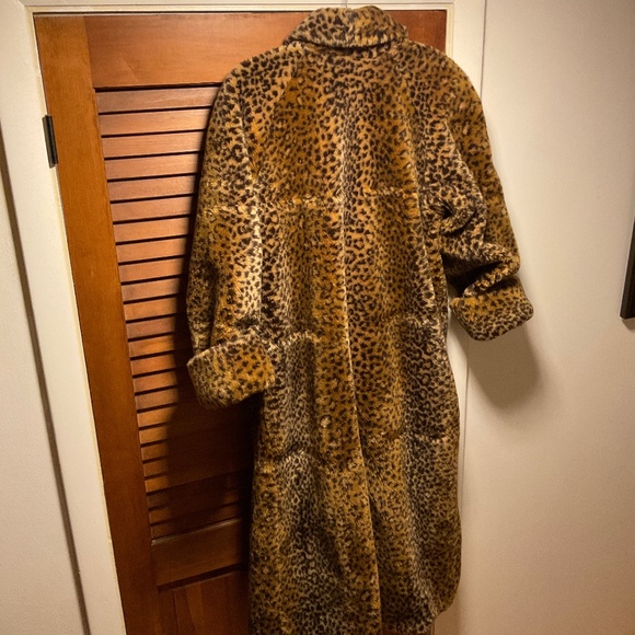 Monterey faux leopard Coat medium - Picture 3 of 3